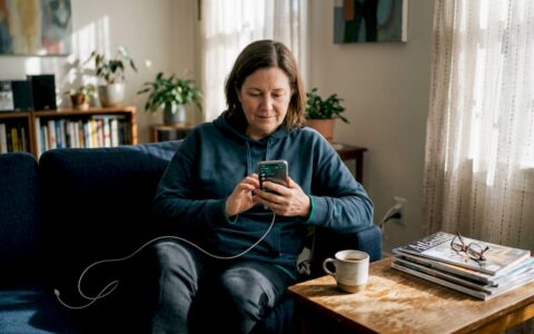 Download WhatsApp status images: Privacy, Offline Access & Methods